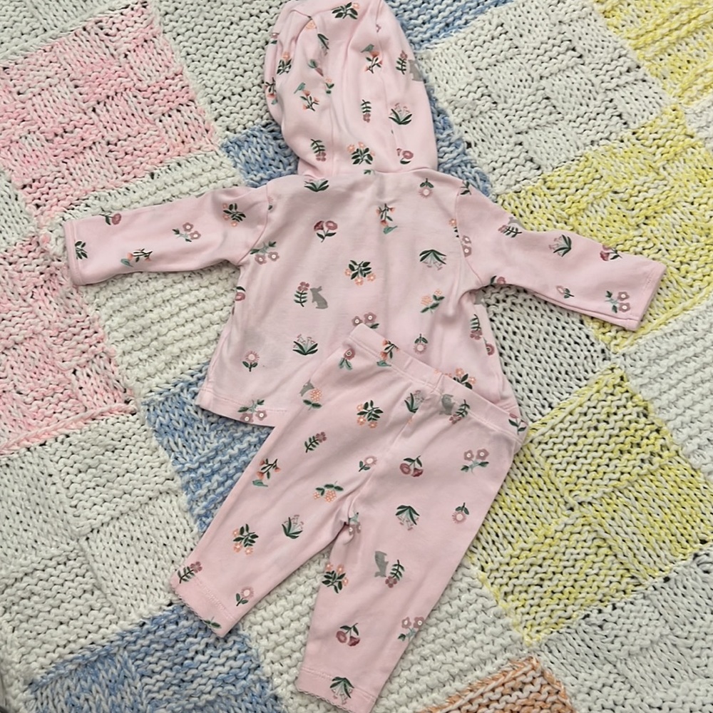 Carters, 3 month- pant set w dainty baby  flower fabric. So cute👼 - Picture 5 of 6